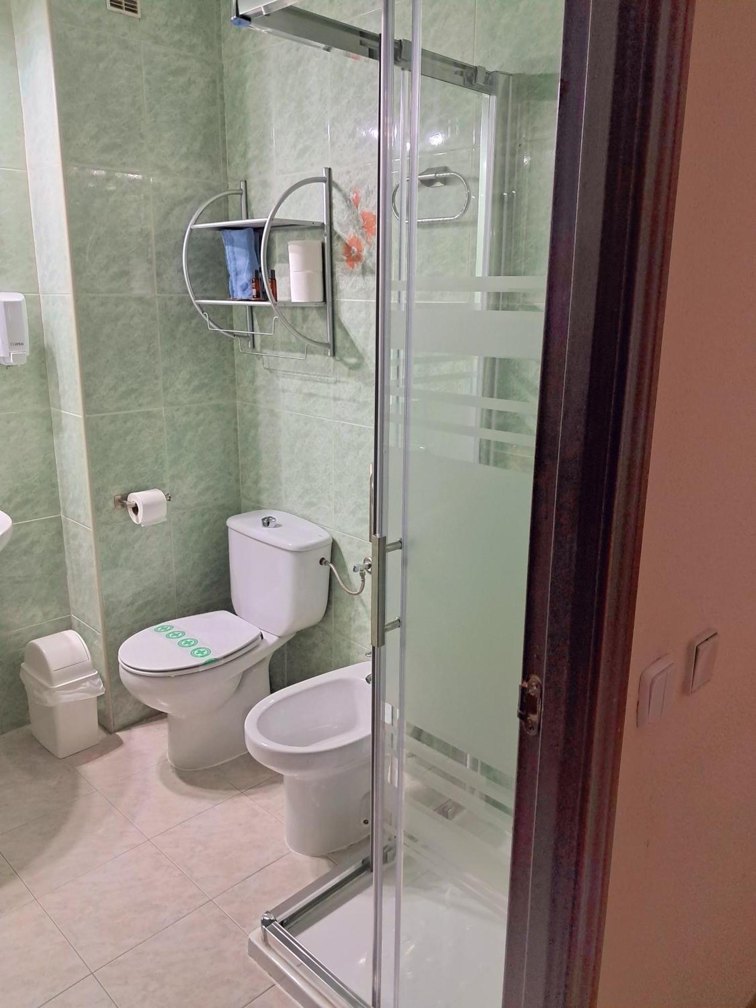 Twin Room Private Bathroom