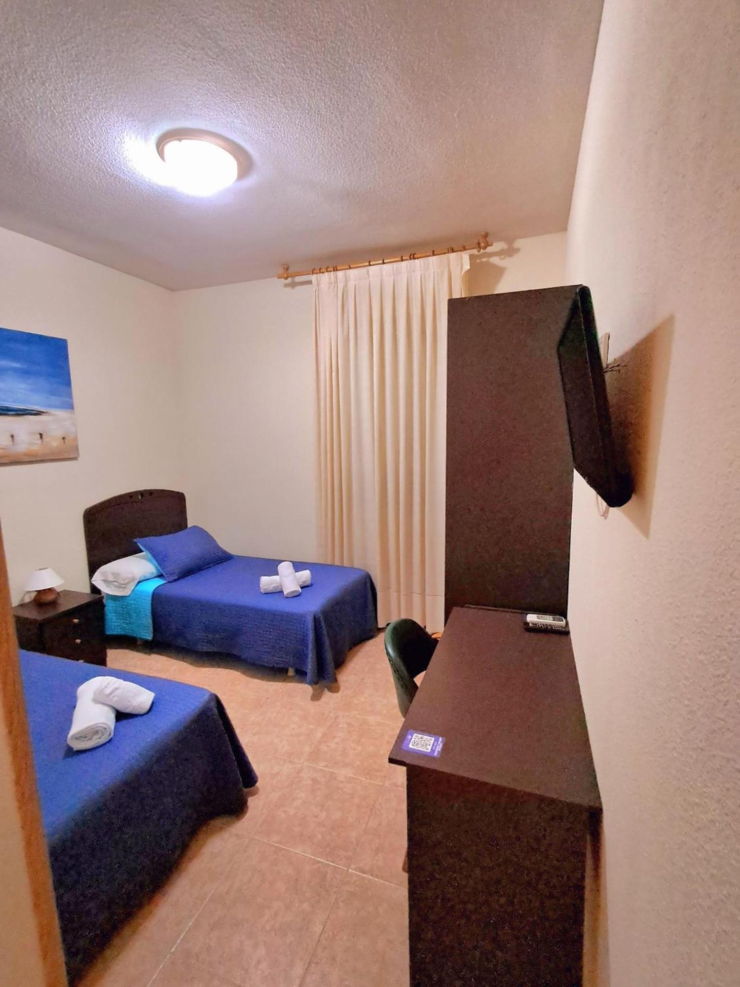 Twin Room Private Bathroom