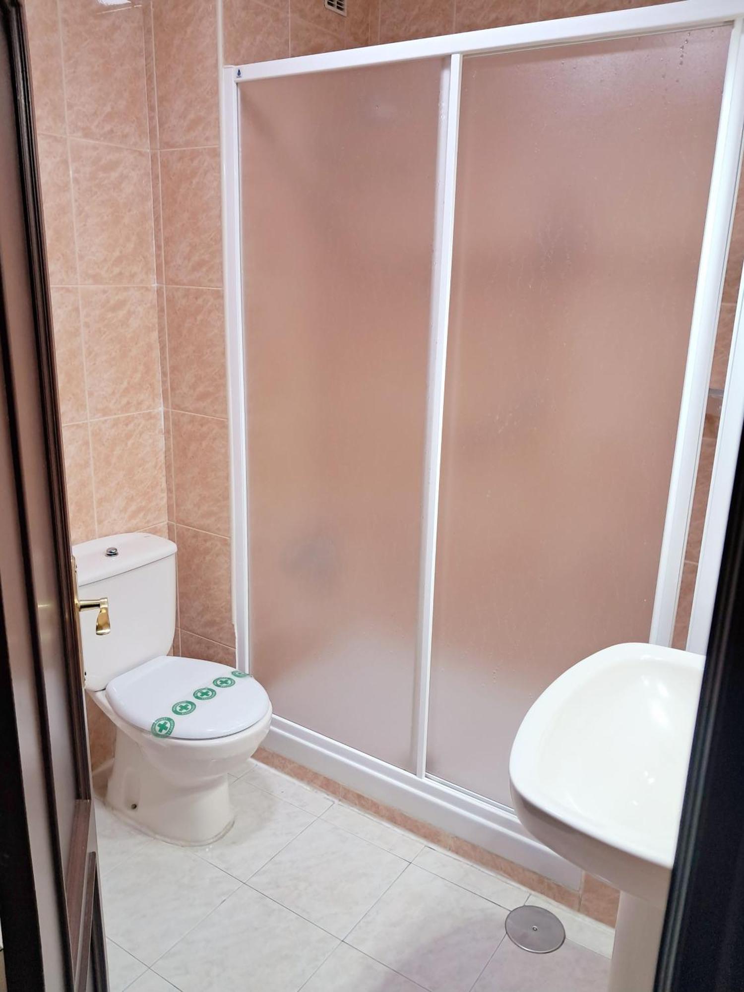 Twin Room Private Bathroom
